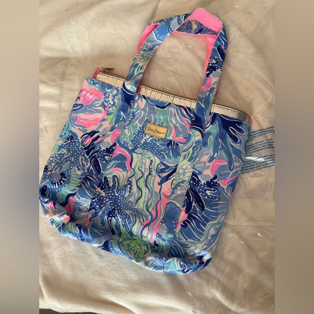 NWT LILLY PULITZER GWP REMOVABLE COOLER TOTE SALTWATER BLUE
